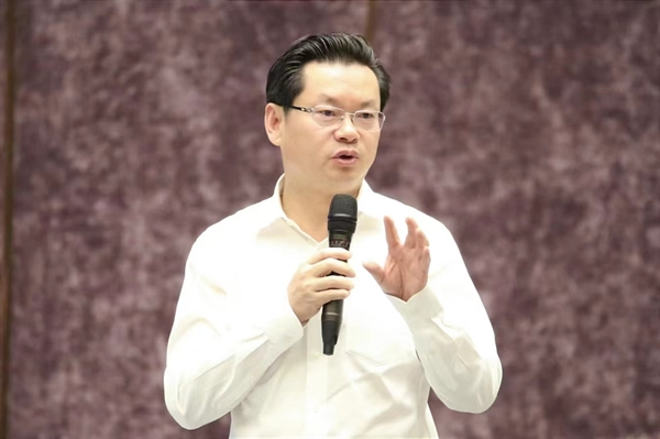 8曾仲教授作《角色转换与领导力提升》《医院质量管理》专题辅导